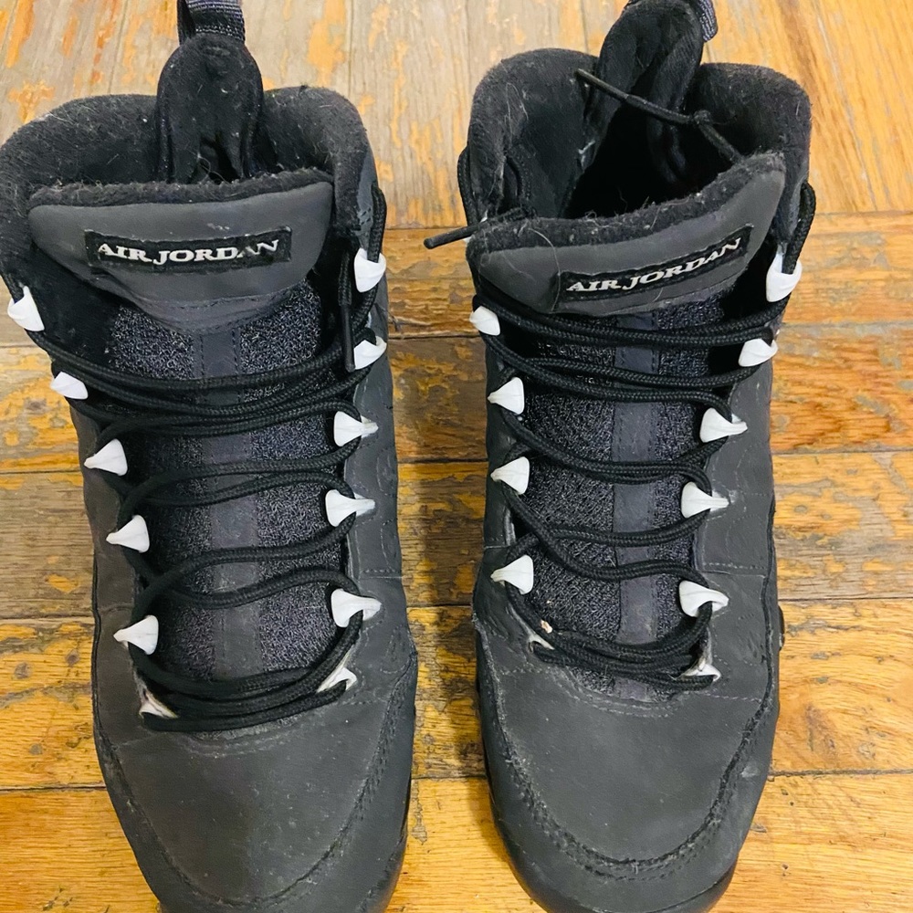 Air Jordan 23 grey sneakers